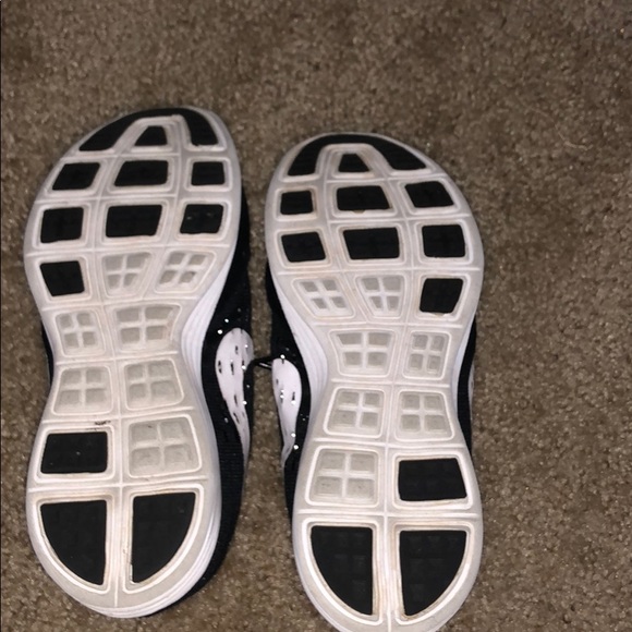 Nike - Picture 3 of 4